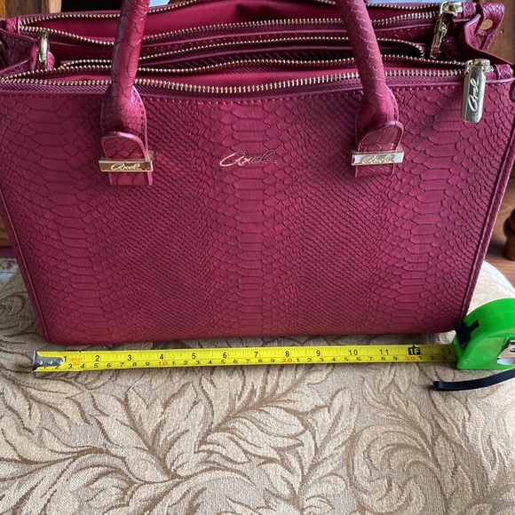 Axel elegant 4 compartments, 3 zipper structured crocodile burgundy  hand bag - Picture 16 of 17